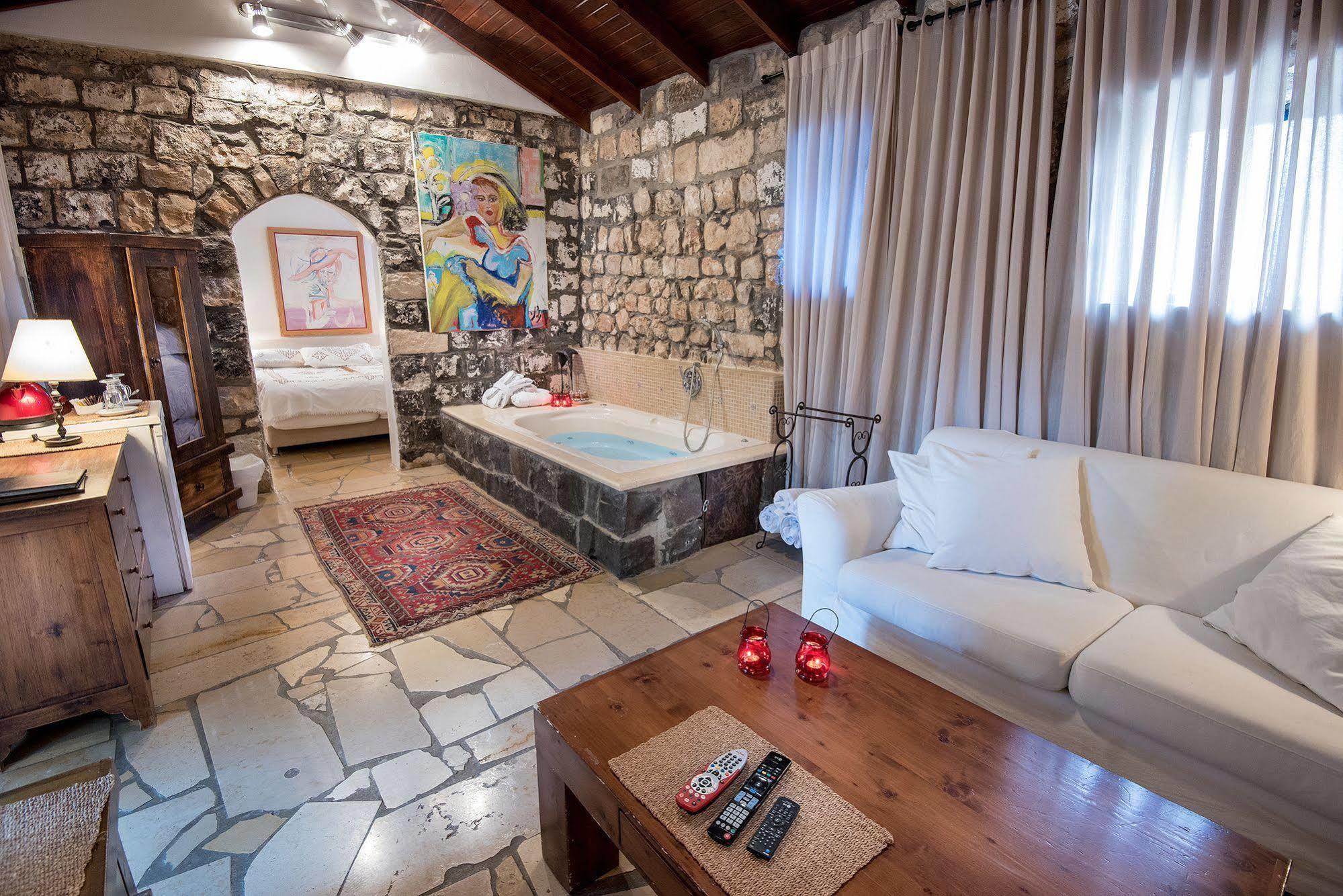 Pina Barosh Bnb โรชปินนา ภายนอก รูปภาพ