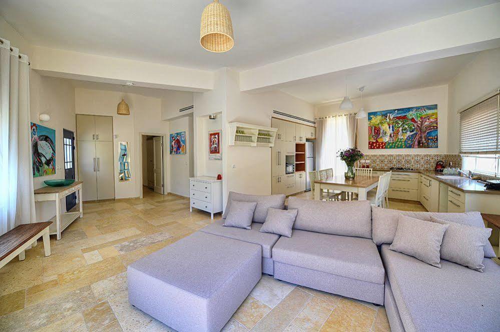 Pina Barosh Bnb โรชปินนา ภายนอก รูปภาพ