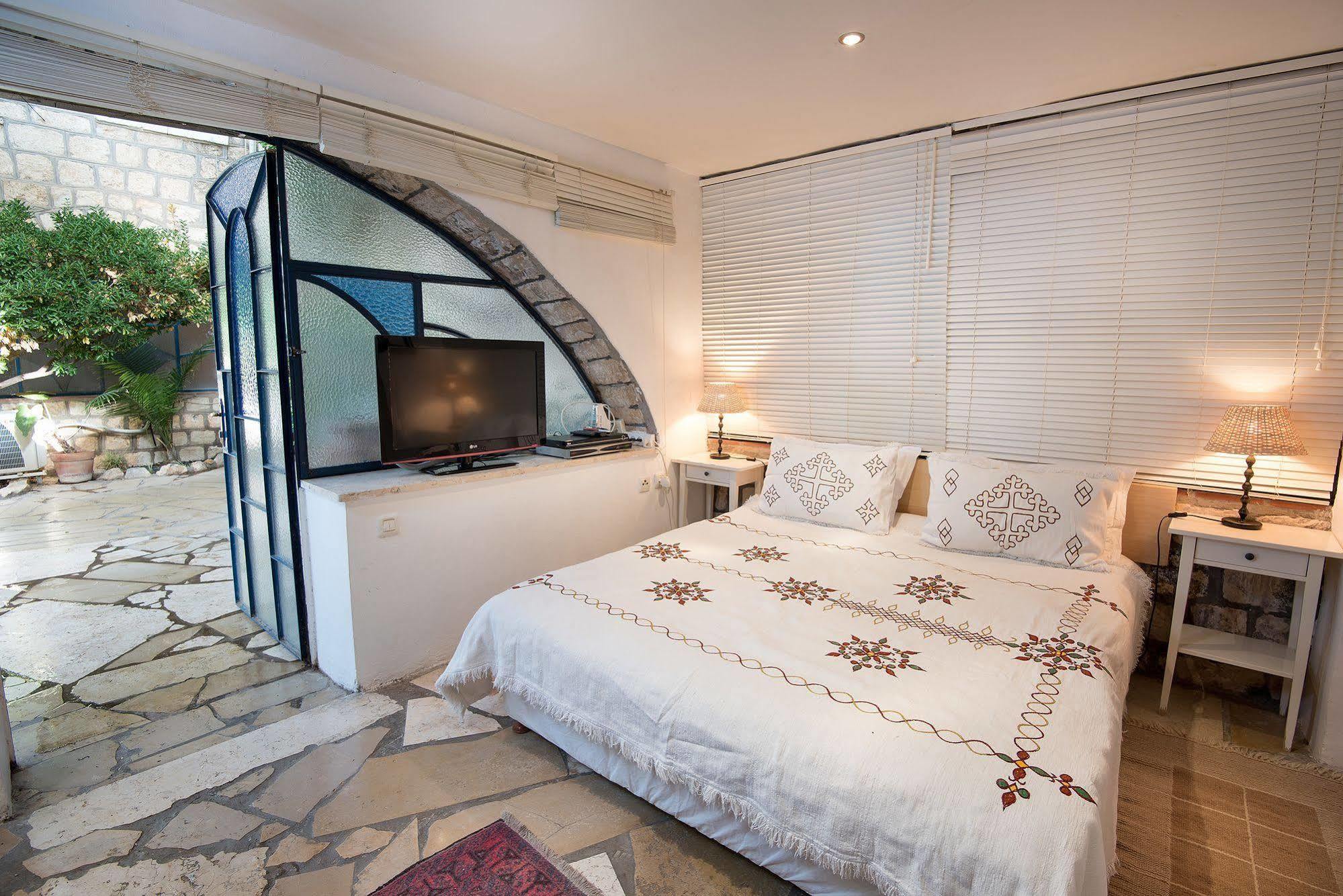Pina Barosh Bnb โรชปินนา ภายนอก รูปภาพ